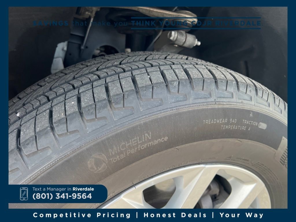 Used 2023 Jeep Grand Cherokee Limited w/ MOPAR Finishing Package image 27