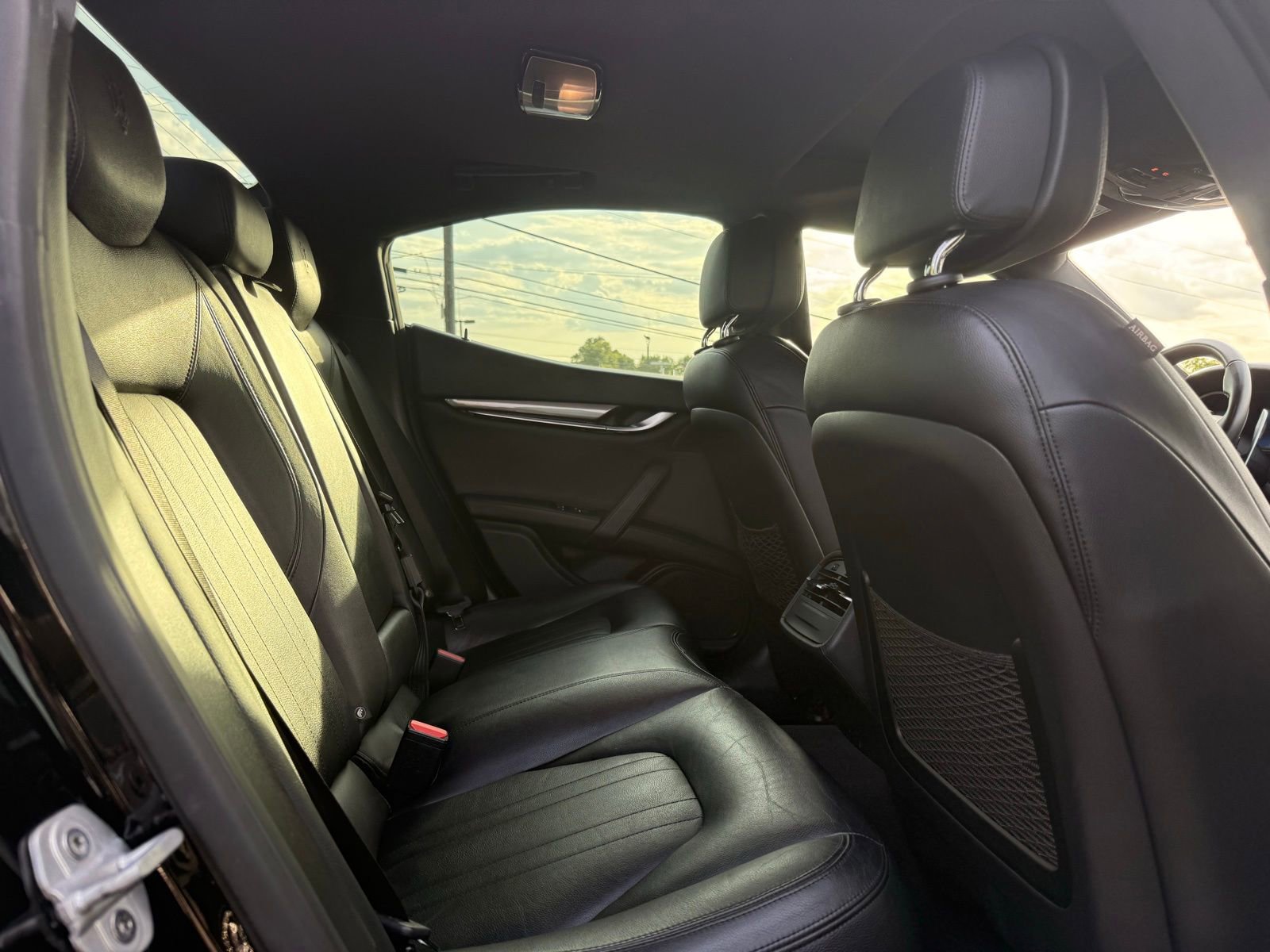 Used 2018 Maserati Ghibli RWD image 33