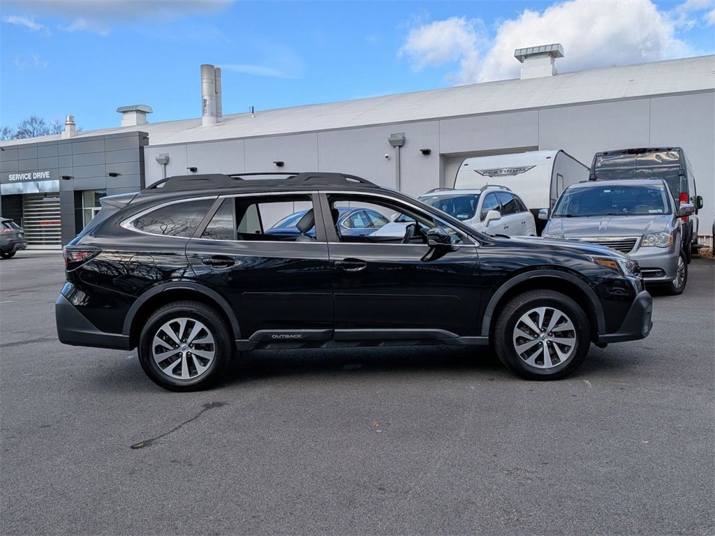 Used 2020 Subaru Outback Premium image 2