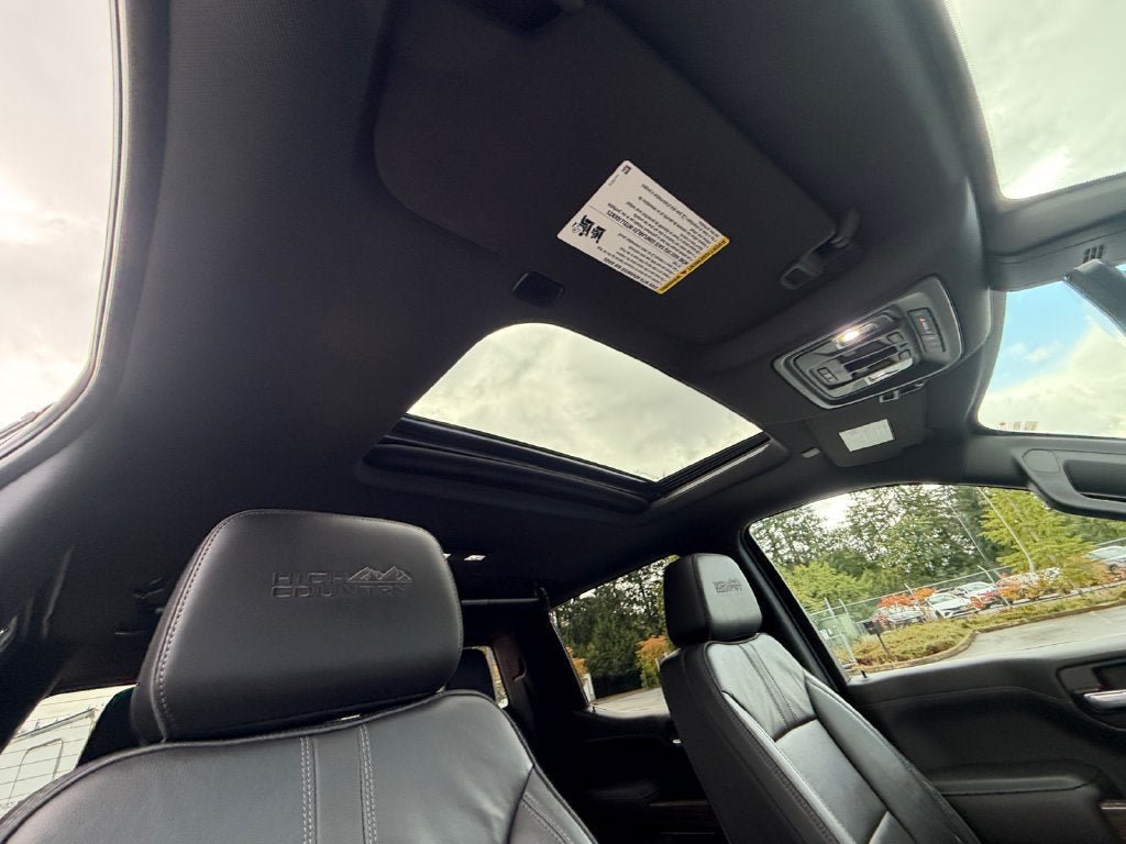 Used 2019 Chevrolet Silverado 1500 High Country w/ Technology Package AWD/4WD image 28