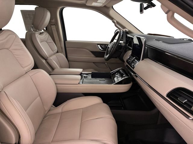 Used 2019 Lincoln Navigator Select w/ Technology Package image 14