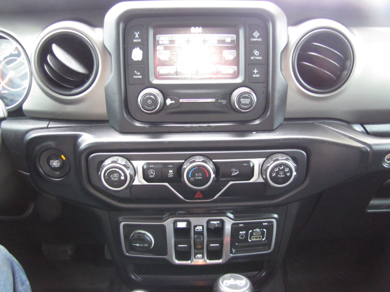 Used 2018 Jeep Wrangler Unlimited Sport S image 11