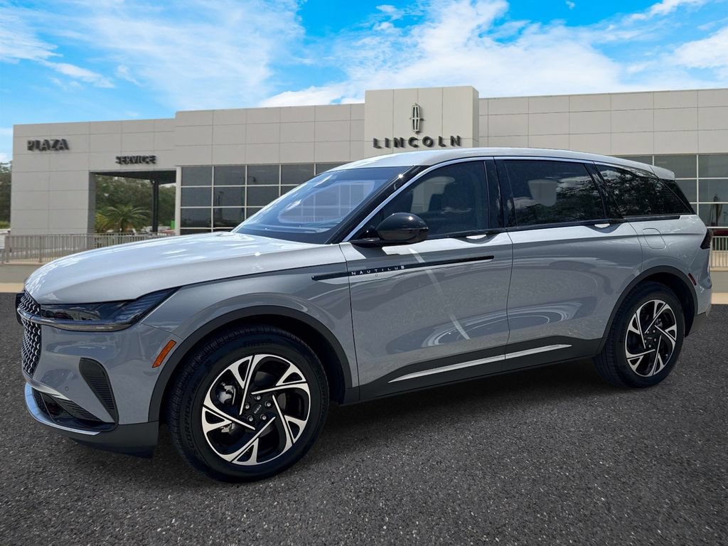 New 2026 Lincoln Nautilus Premier AWD/4WD image 8