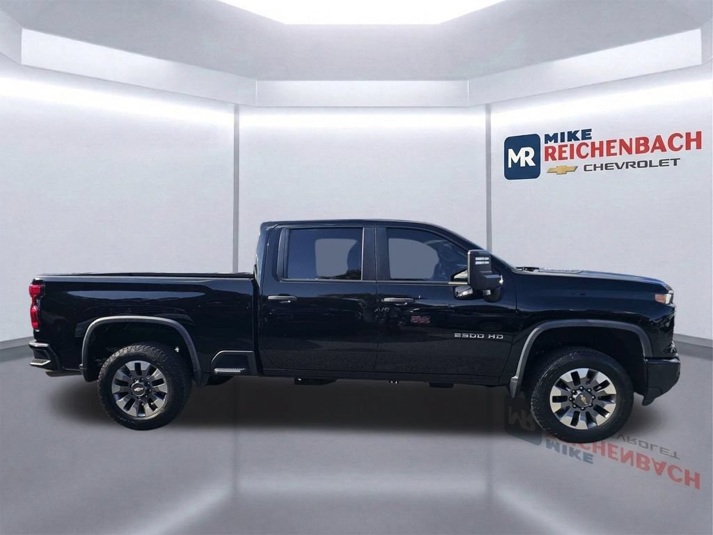 Used 2024 Chevrolet Silverado 2500 Custom w/ Custom Convenience Package RWD image 3