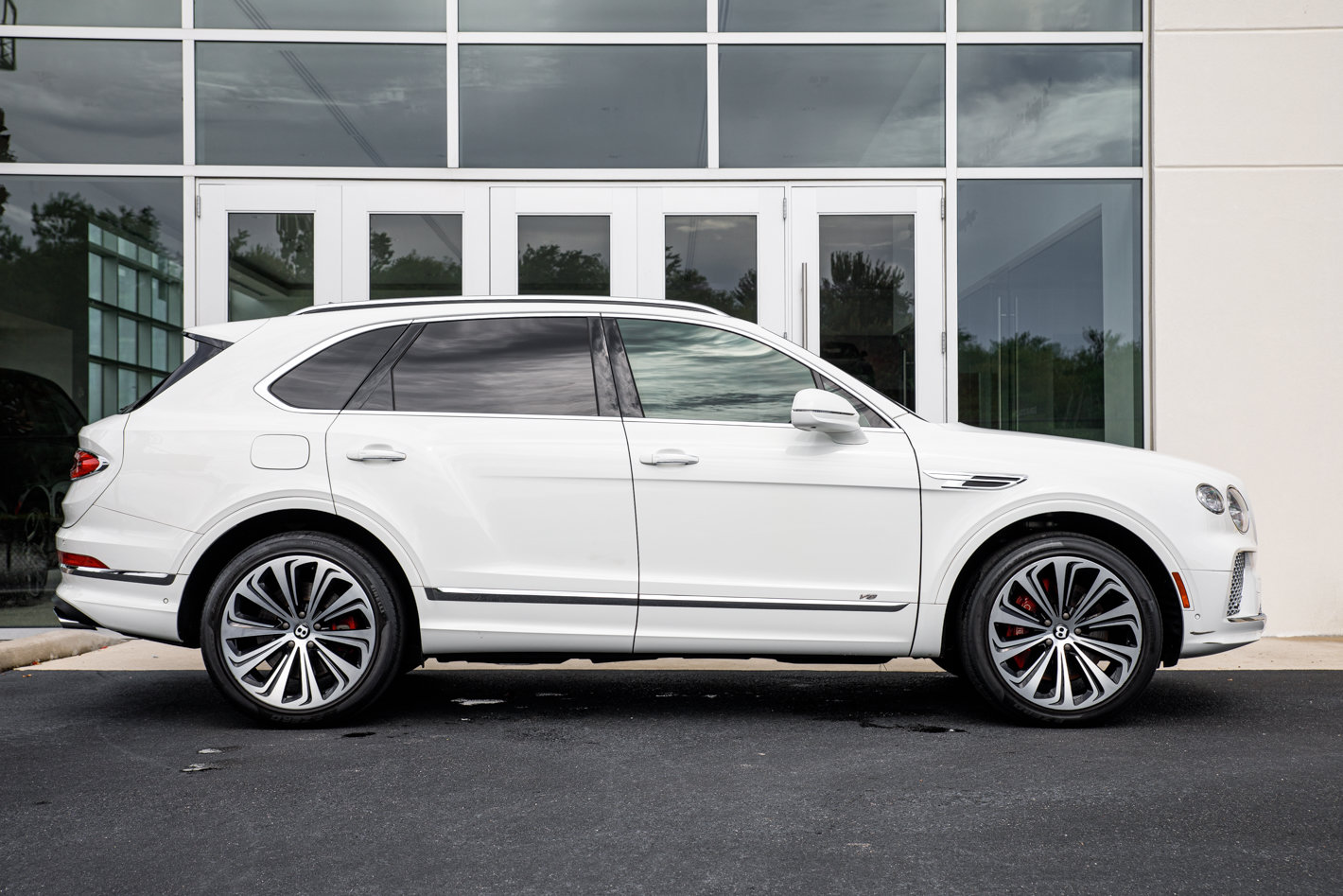 Used 2021 Bentley Bentayga AWD/4WD image 8