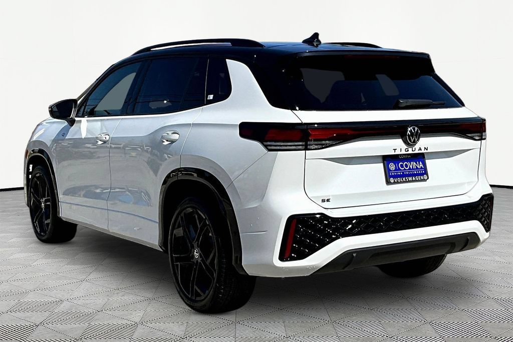 New 2026 Volkswagen Tiguan SE R-Line FWD image 4