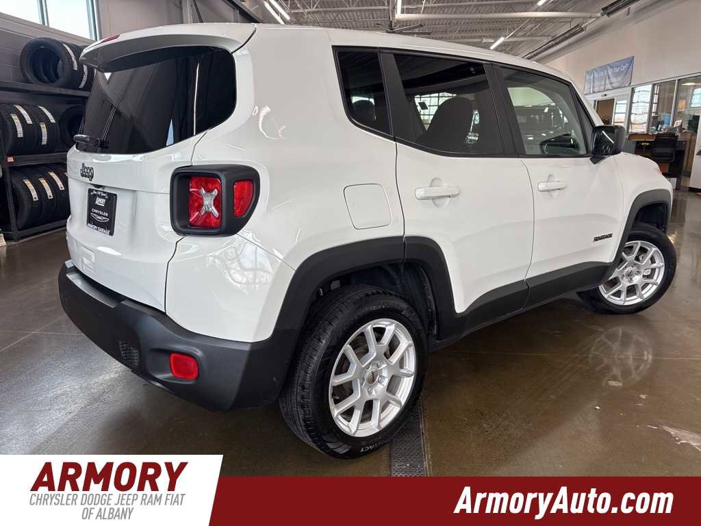 Used 2023 Jeep Renegade Latitude image 4
