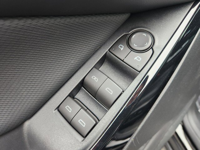 New 2026 Chevrolet Equinox LT w/ Convenience Package II image 30