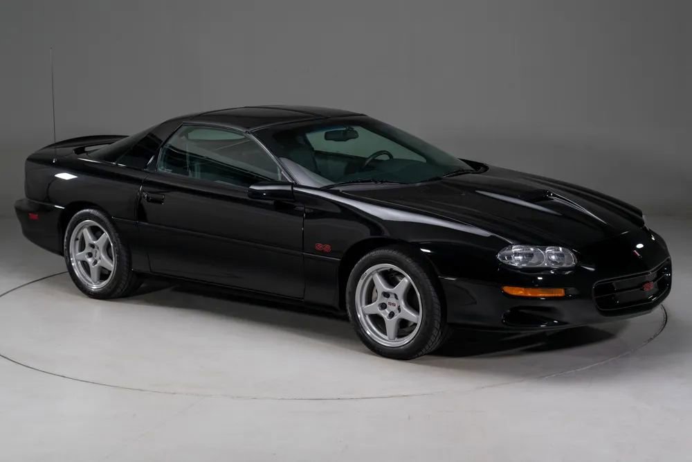 Used 1998 Chevrolet Camaro Z28 w/ SS Performance/Appearance Pkg image 7