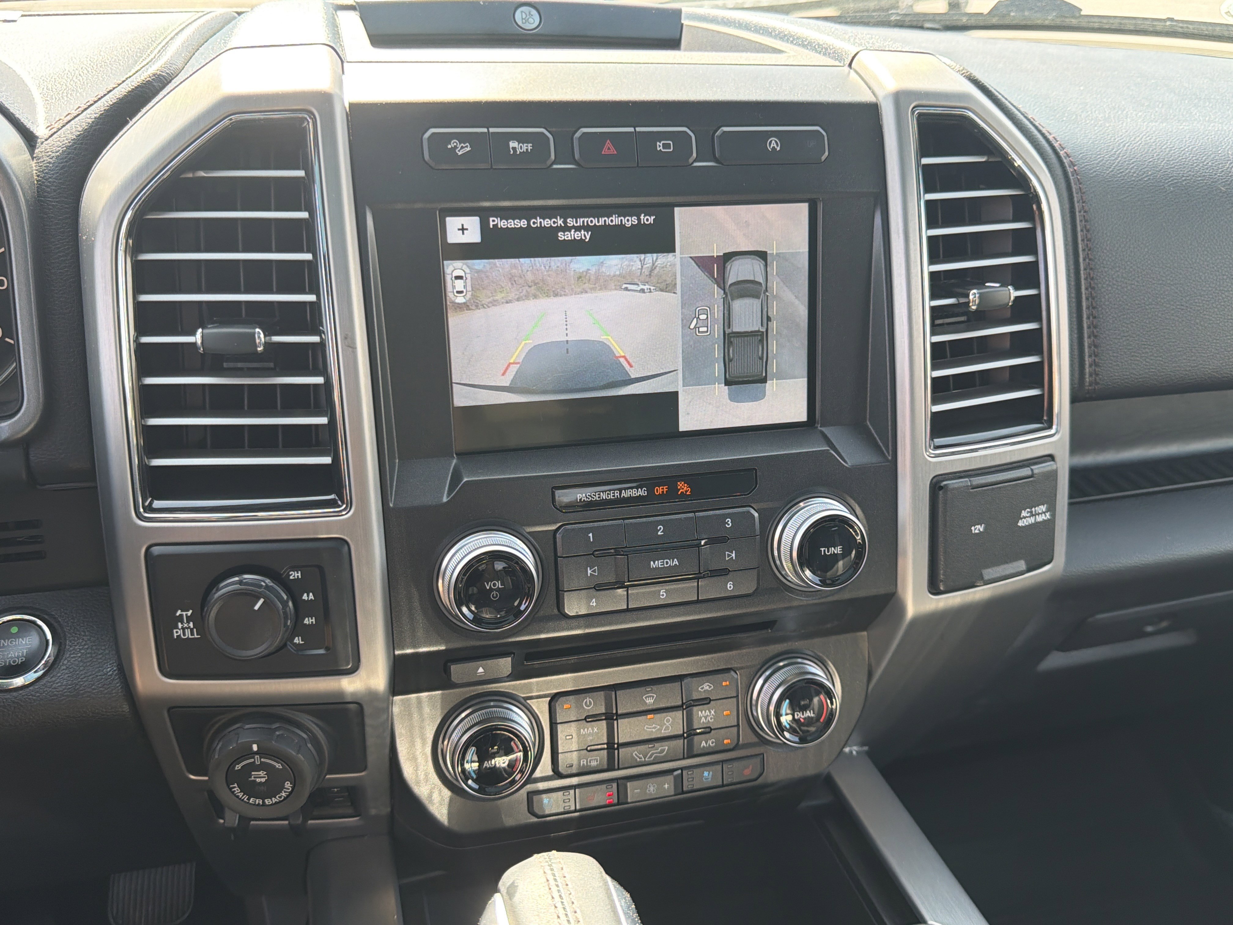 Used 2018 Ford F150 Platinum w/ Equipment Group 701A Luxury image 30