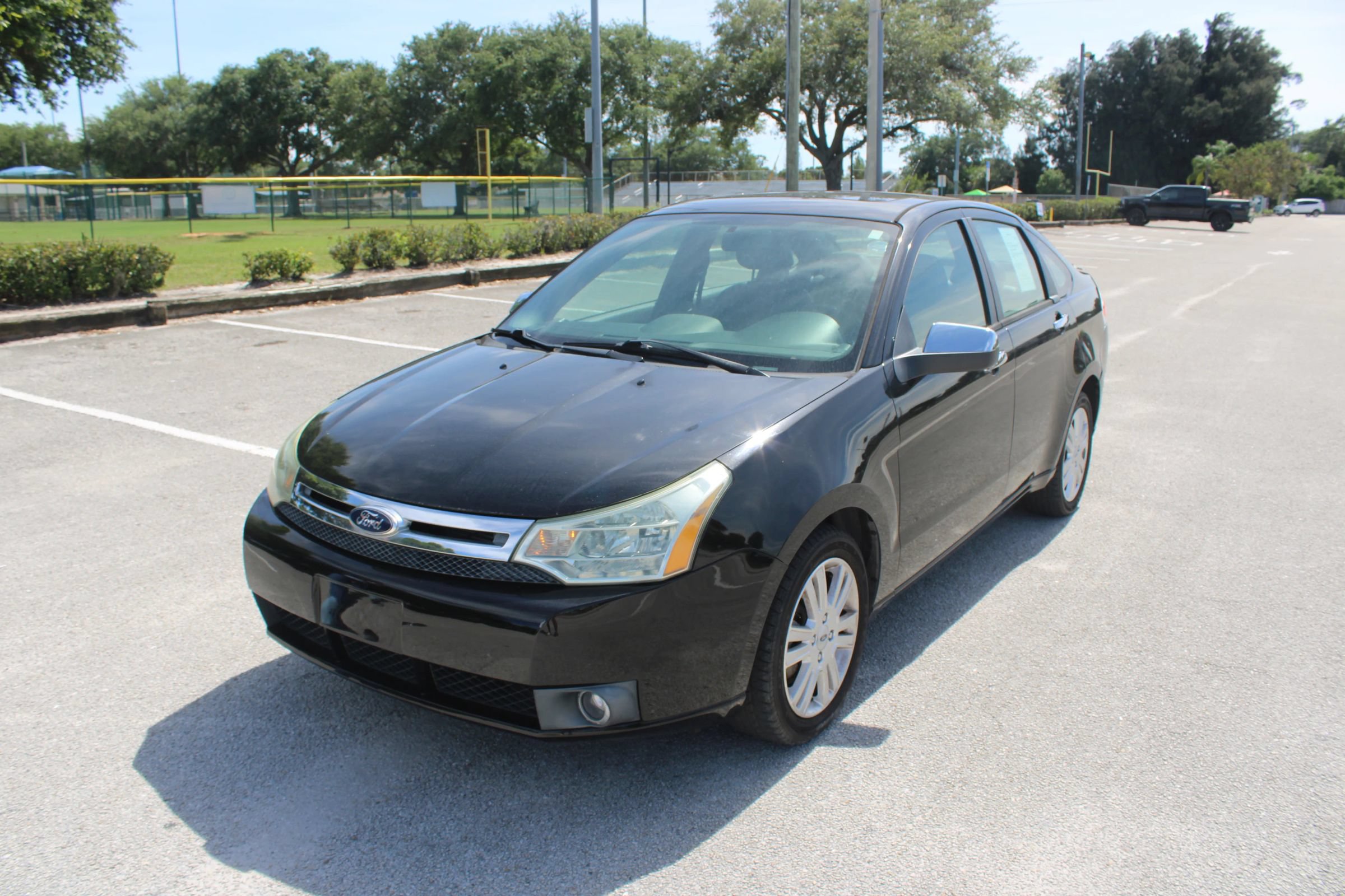 Used 2011 Ford Focus SEL w/ 301A Rapid Spec Order Code FWD image 2