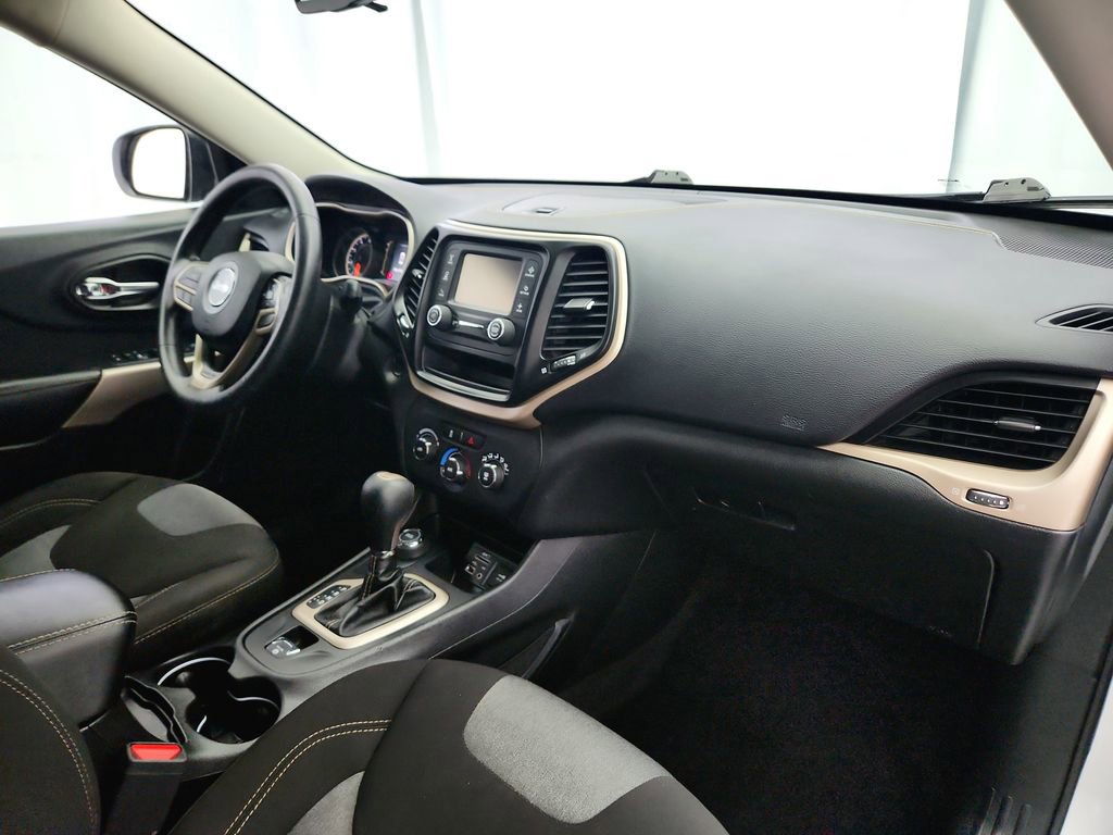 Used 2017 Jeep Cherokee Sport image 24