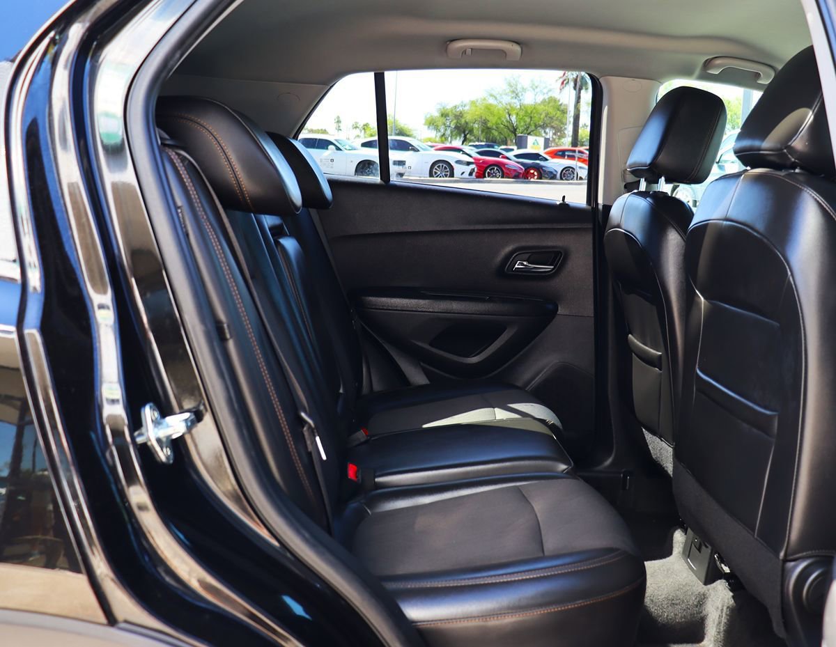 Used 2022 Chevrolet Trax LT w/ LT Convenience Package AWD/4WD image 27