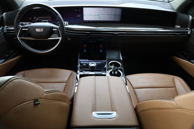 Used 2025 Cadillac Escalade Premium Luxury image 13