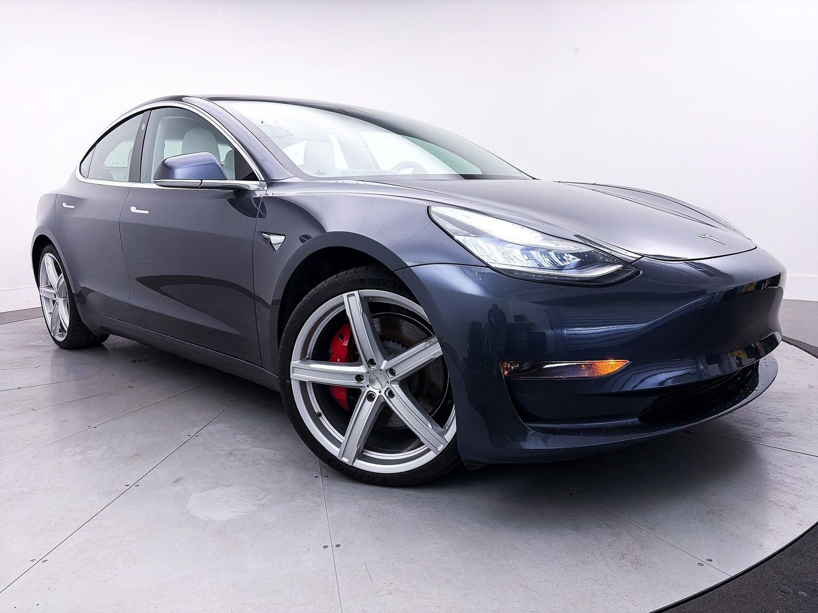 Used 2020 Tesla Model 3 Performance image 1