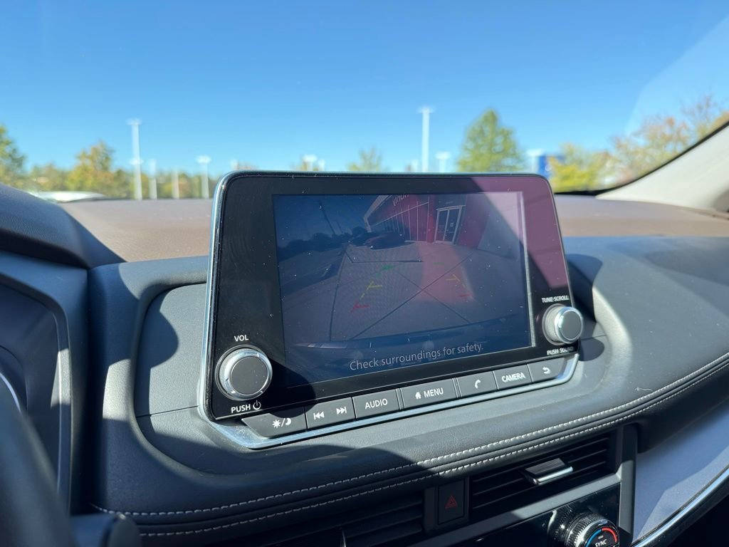 Certified 2023 Nissan Rogue SV image 23