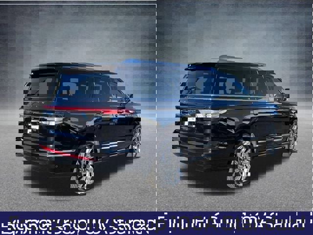 Used 2024 Lincoln Navigator L 4WD image 4