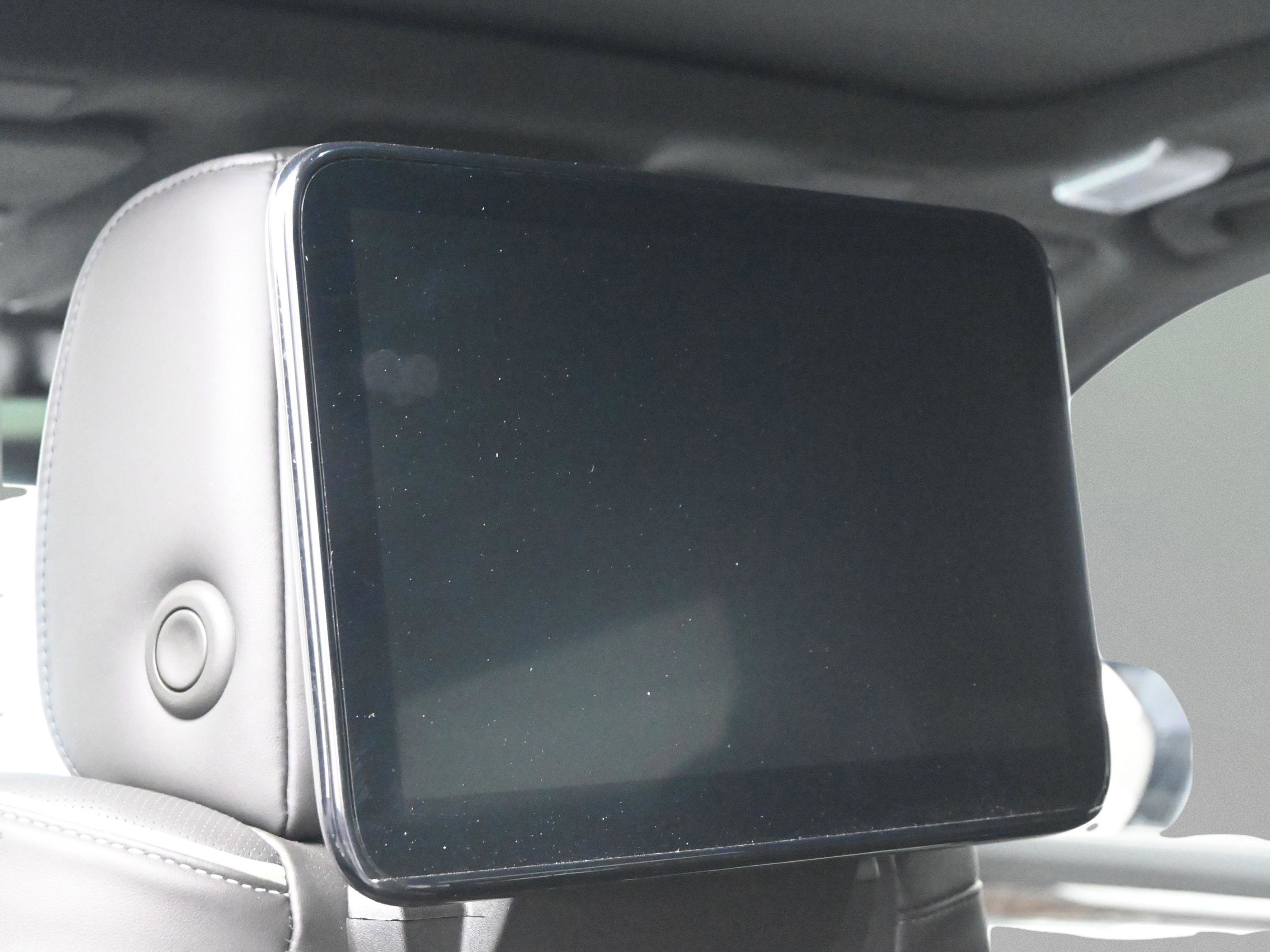 Used 2026 Cadillac Escalade Platinum Sport w/ LPO, ONYX Package image 14