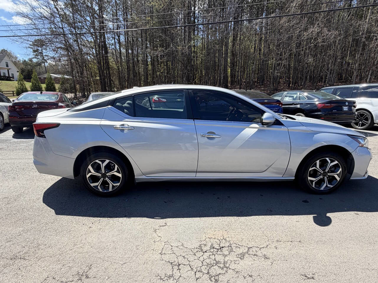 Used 2023 Nissan Altima 2.5 SV image 4