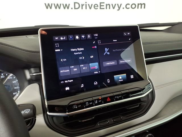 Used 2025 Jeep Compass Limited image 21