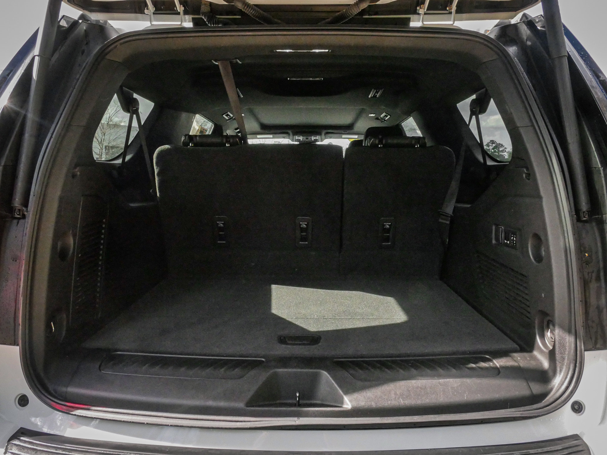 Used 2023 GMC Yukon XL SLT AWD/4WD image 33