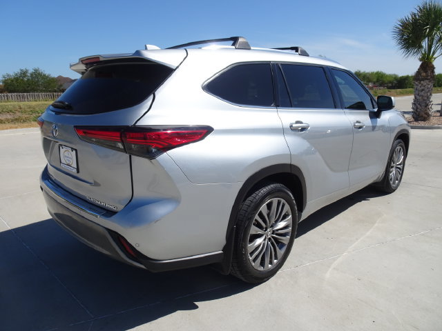 Used 2020 Toyota Highlander Platinum AWD/4WD image 4