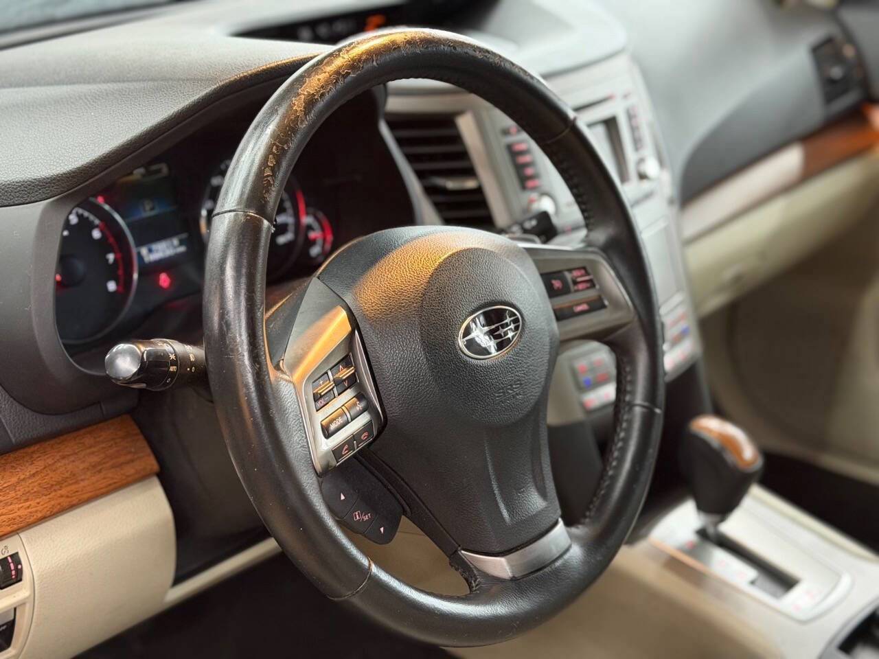 Used 2013 Subaru Outback 2.5i Limited w/ Popular Pkg 3 AWD/4WD image 5