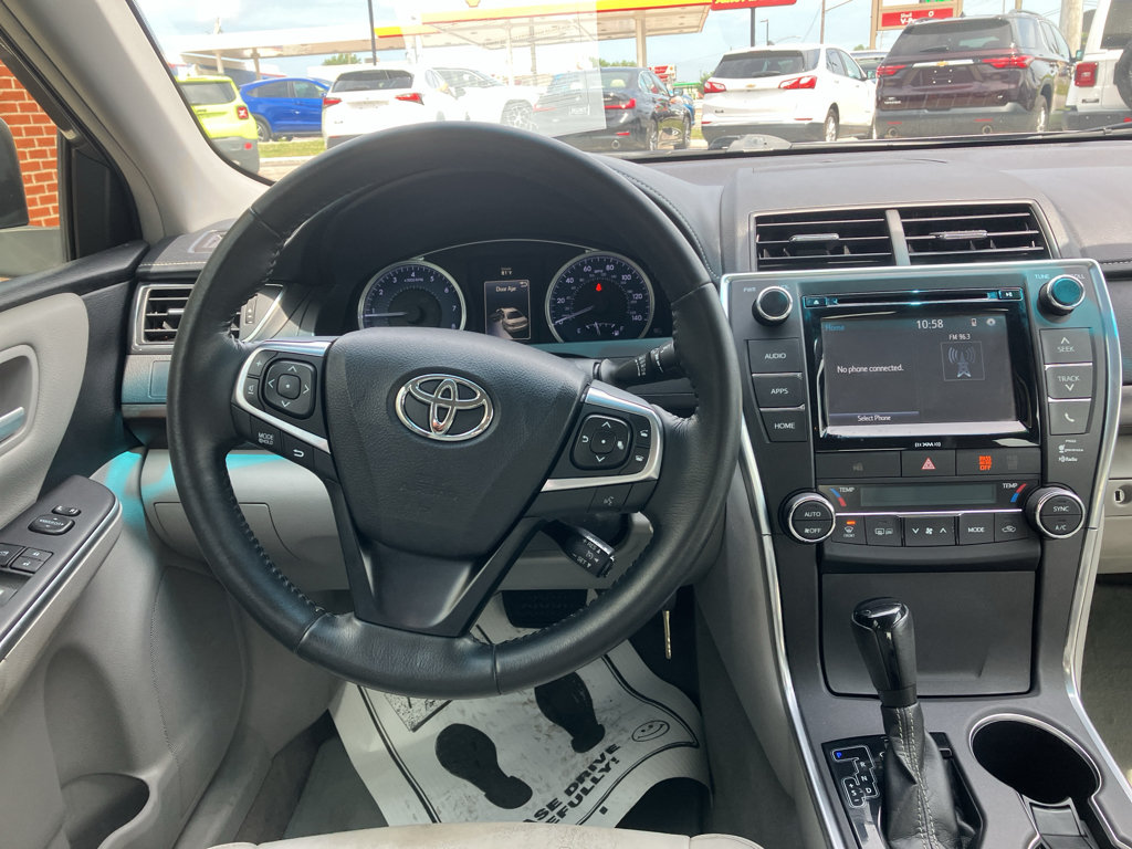 Used 2016 Toyota Camry XLE FWD image 9