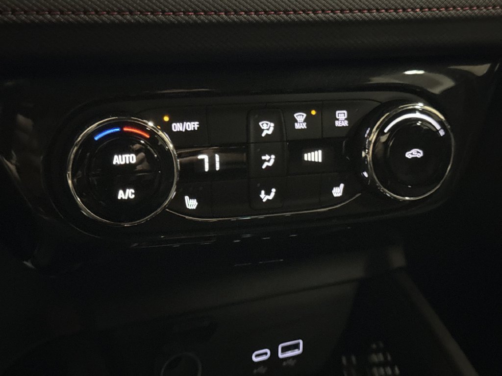Used 2026 Chevrolet TrailBlazer RS w/ Convenience Package FWD image 16