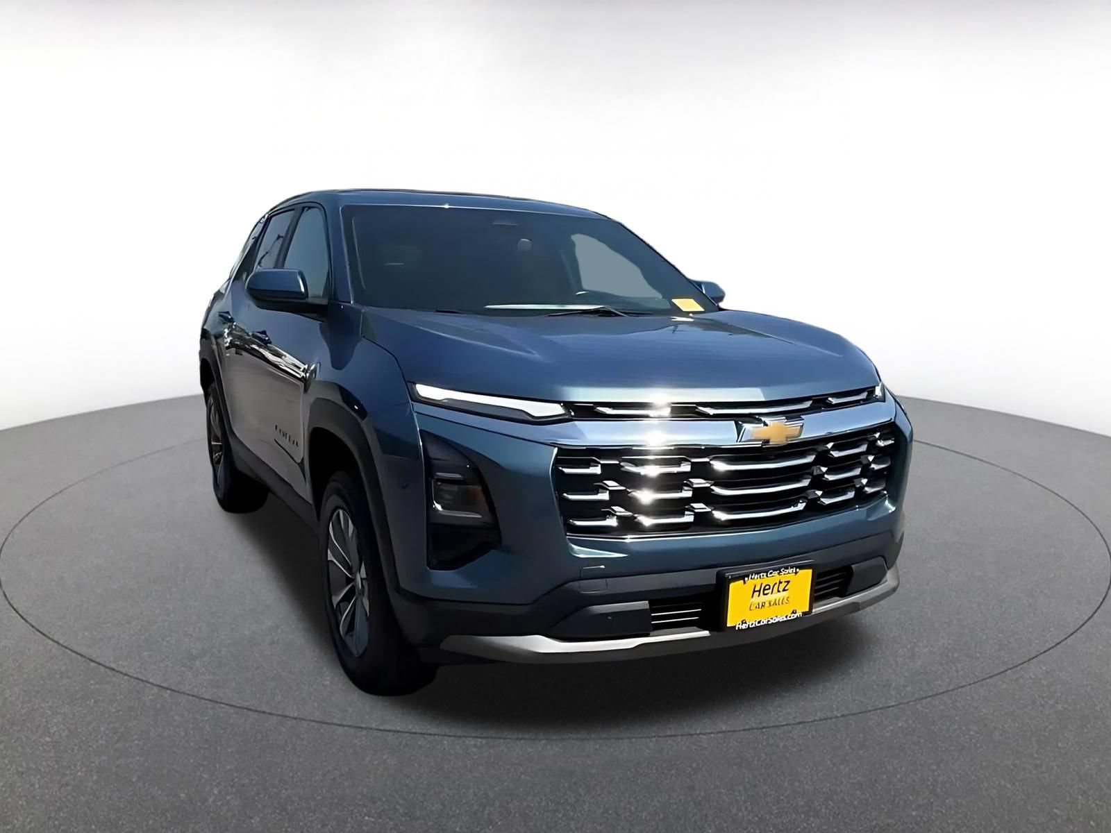 Used 2025 Chevrolet Equinox LT FWD image 3