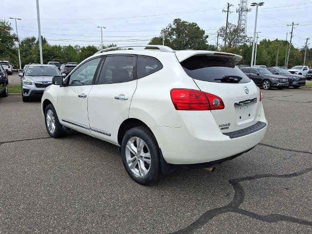 Used 2015 Nissan Rogue S w/ Convenience Package AWD/4WD image 4