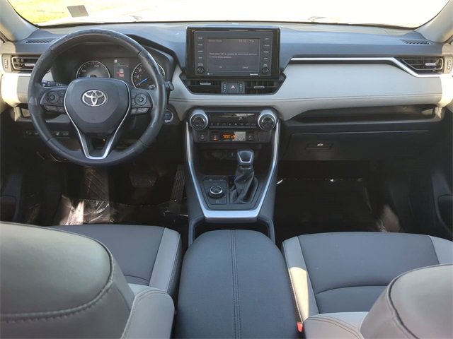 Used 2022 Toyota RAV4 XLE Premium image 15