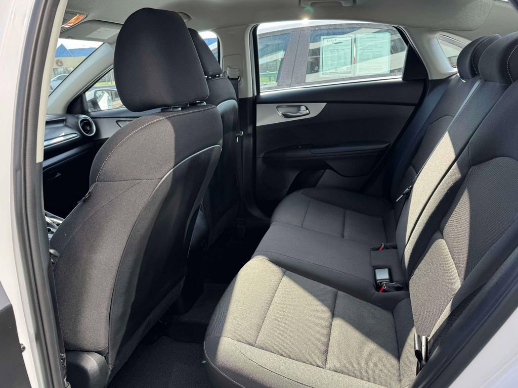 Used 2023 Kia Forte LXS w/ LXS Technology Package image 10