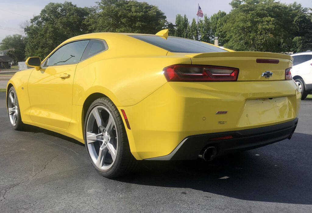 Used 2018 Chevrolet Camaro SS image 4