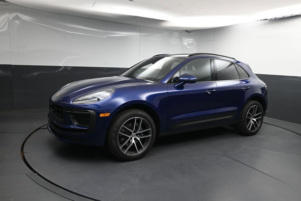 Used 2025 Porsche Macan AWD/4WD image 4