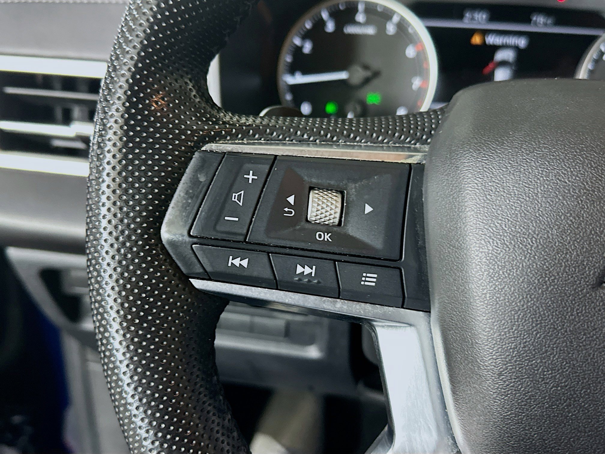 Used 2023 Mitsubishi Outlander SE FWD image 16