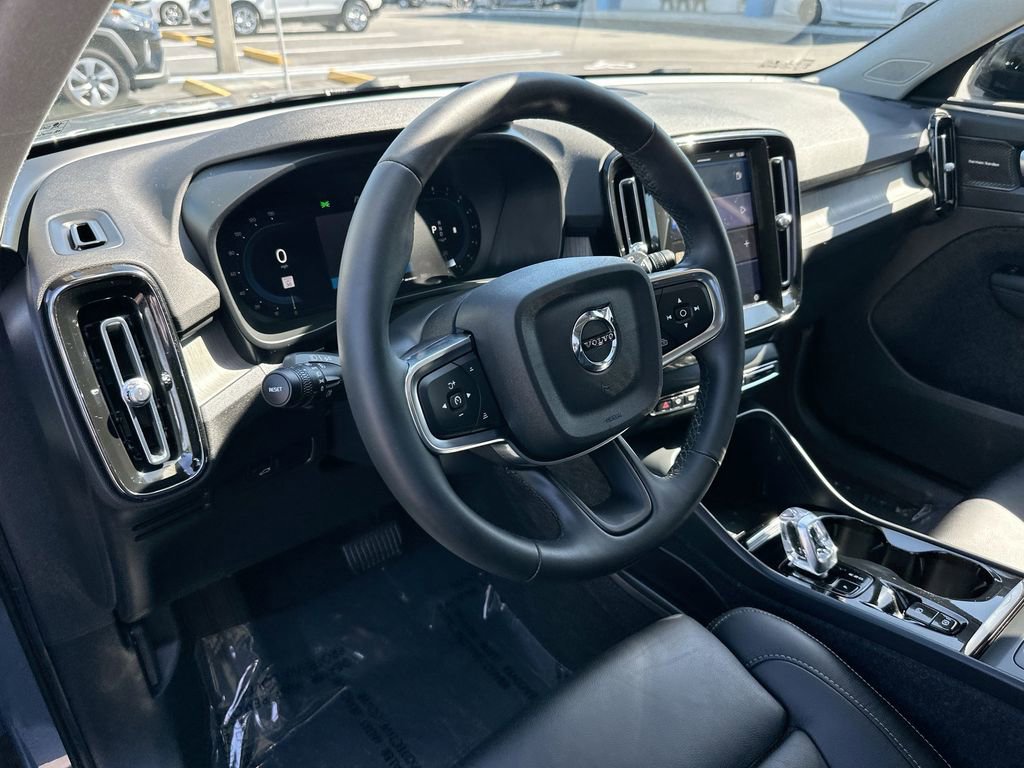 Used 2023 Volvo XC40 B5 Ultimate AWD/4WD image 9