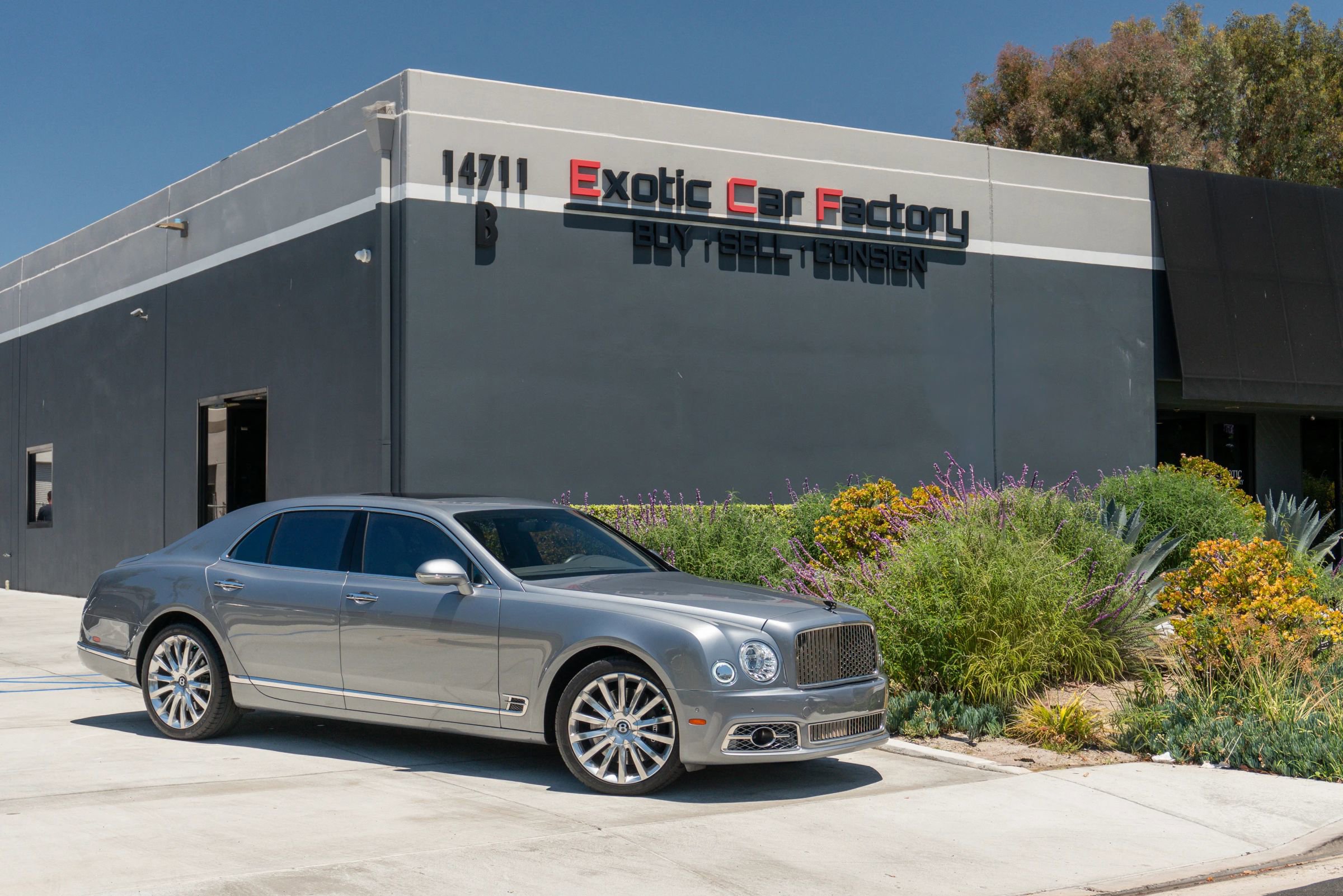 Used 2020 Bentley Mulsanne RWD image 1