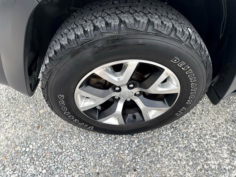 Used 2015 Jeep Cherokee Trailhawk w/ Comfort/Convenience Group image 8