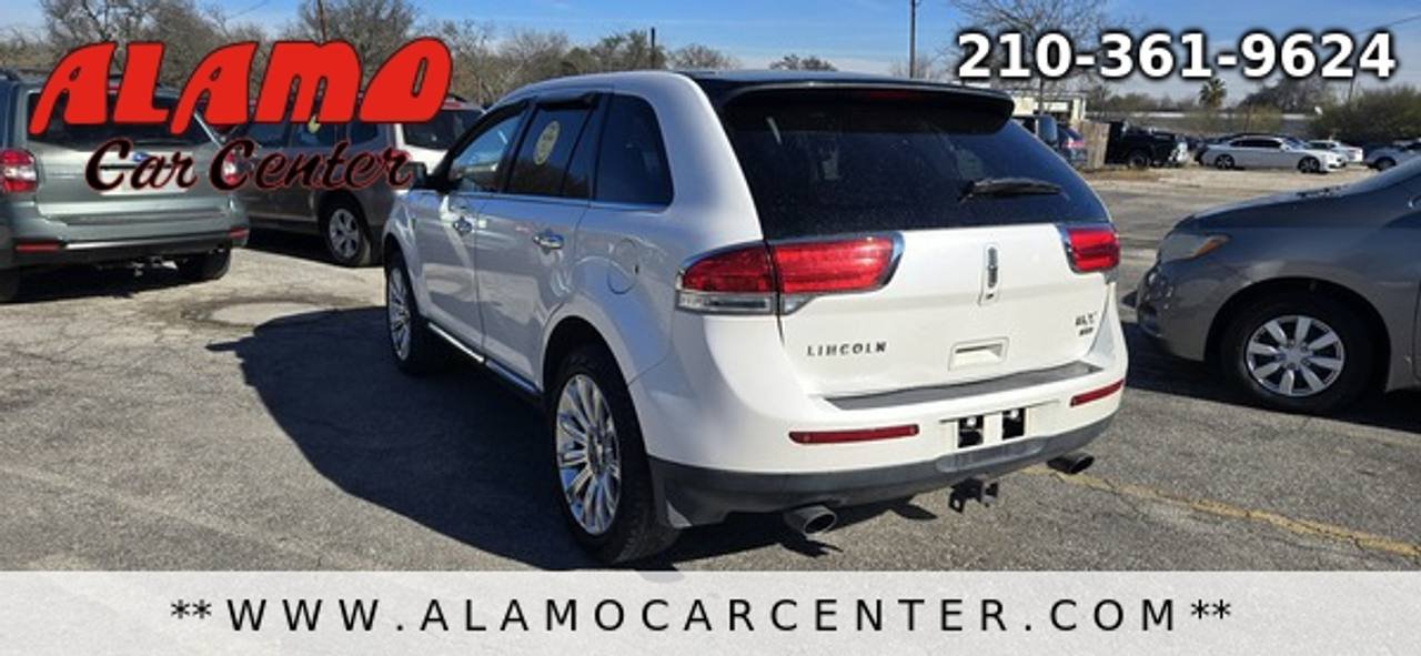Used 2012 Lincoln MKX FWD image 3