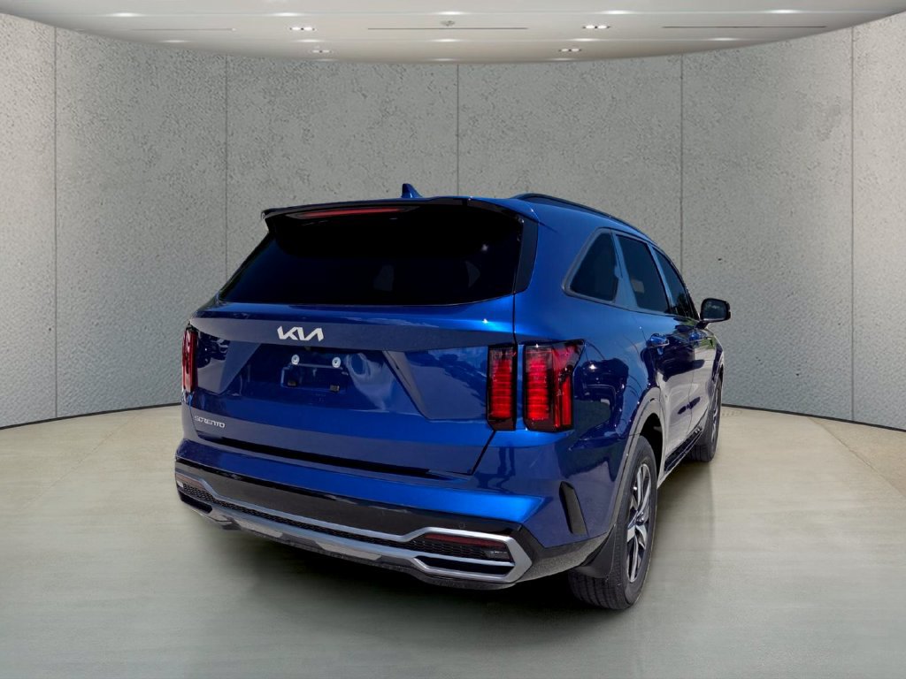 Used 2023 Kia Sorento EX w/ Panoramic Sunroof Package FWD image 5