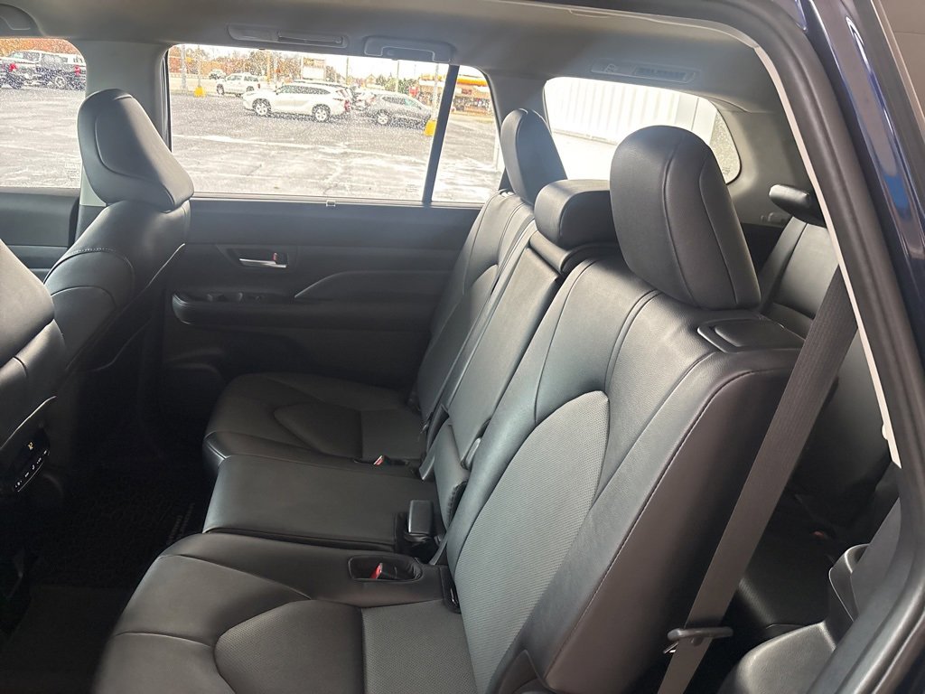 Used 2025 Toyota Grand Highlander AWD Hybrid image 22