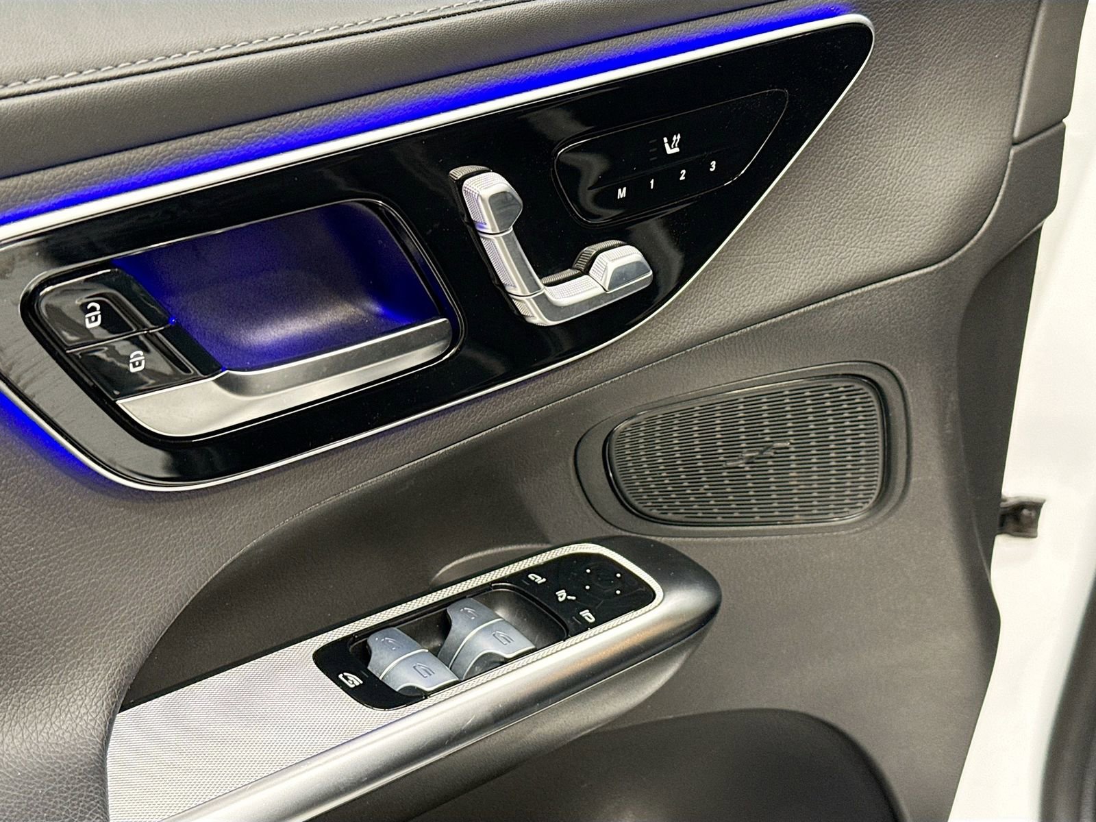 Used 2024 Mercedes-Benz GLC 300 4MATIC image 18