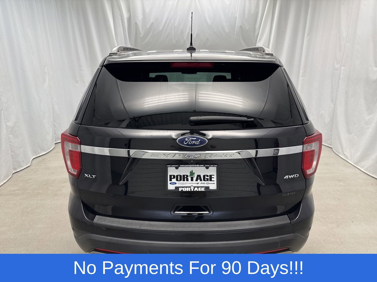 Used 2019 Ford Explorer XLT w/ Equipment Group 202A AWD/4WD image 4