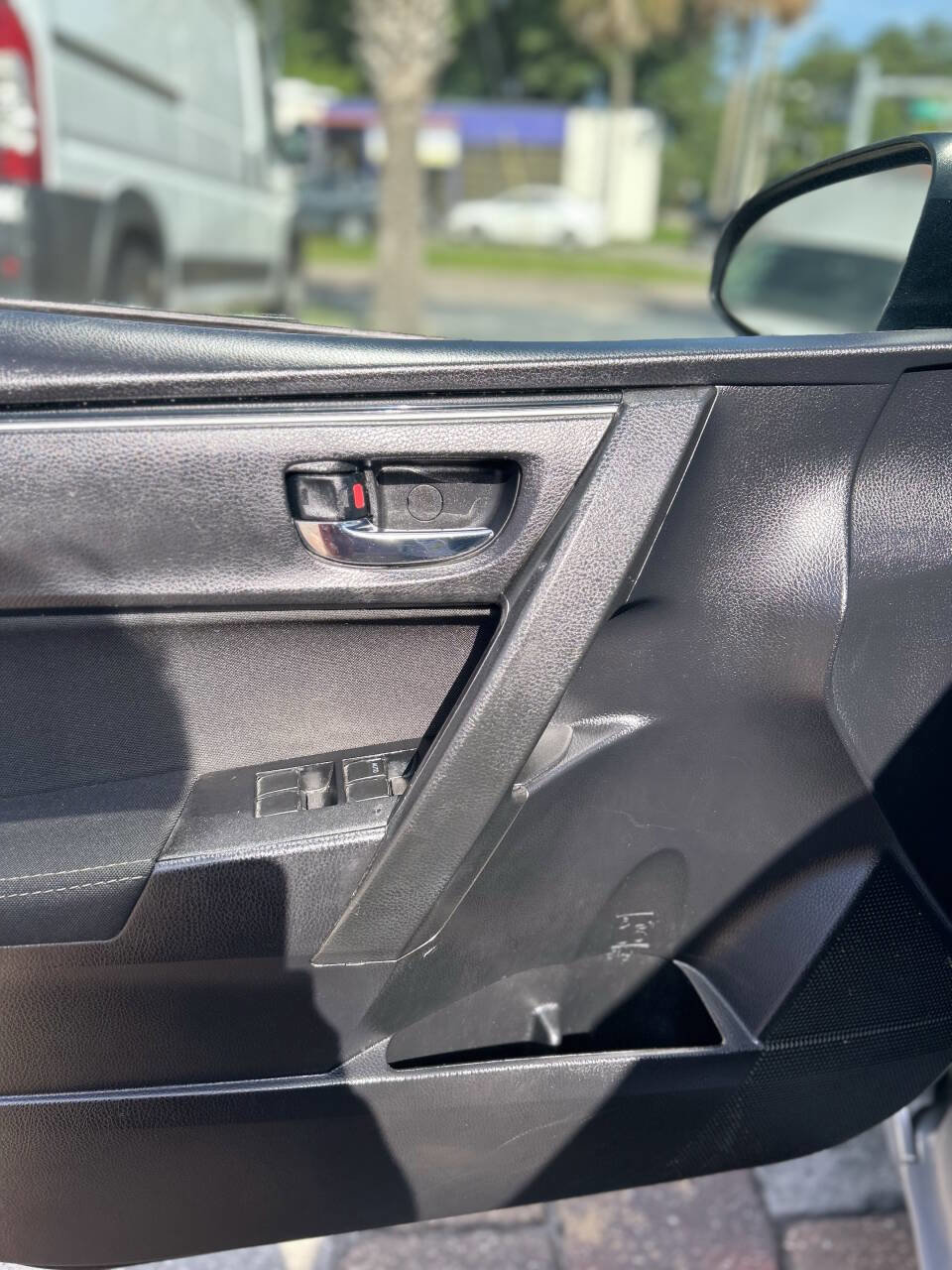 Used 2019 Toyota Corolla LE image 8