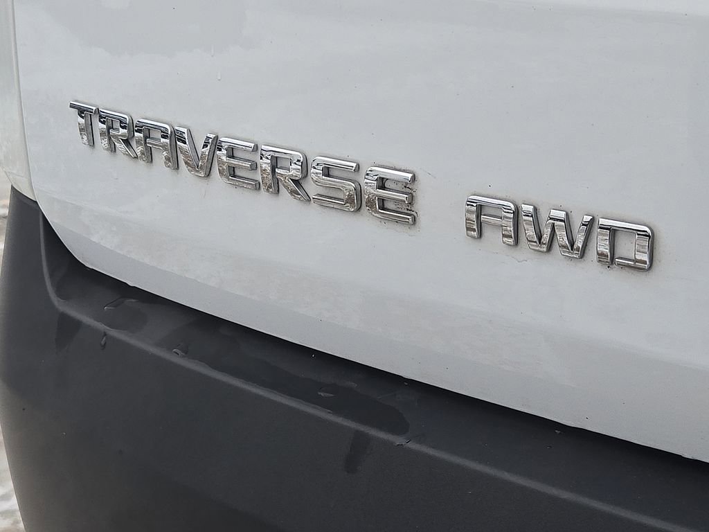 Used 2023 Chevrolet Traverse LT image 36