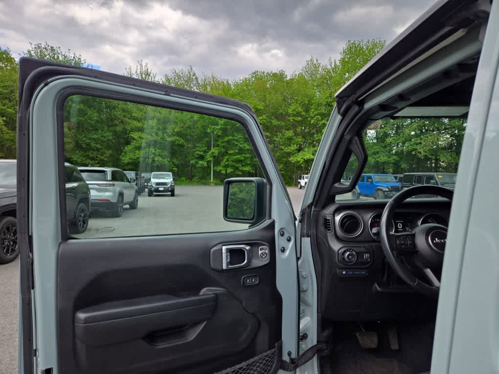 Used 2023 Jeep Wrangler Unlimited w/ Cold Weather Group AWD/4WD image 11