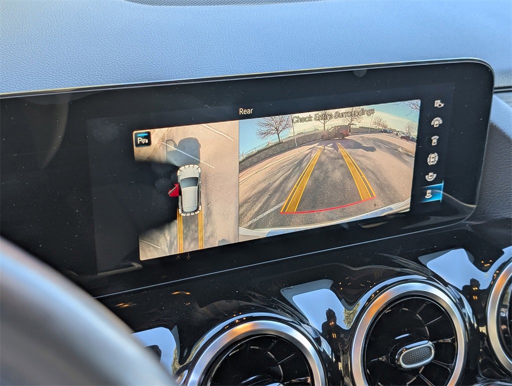 Used 2022 Mercedes-Benz GLA 250 4MATIC image 29