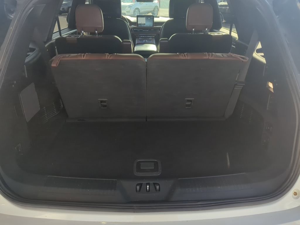 Used 2020 Lincoln Aviator Reserve w/ Equipment Group 201A image 14