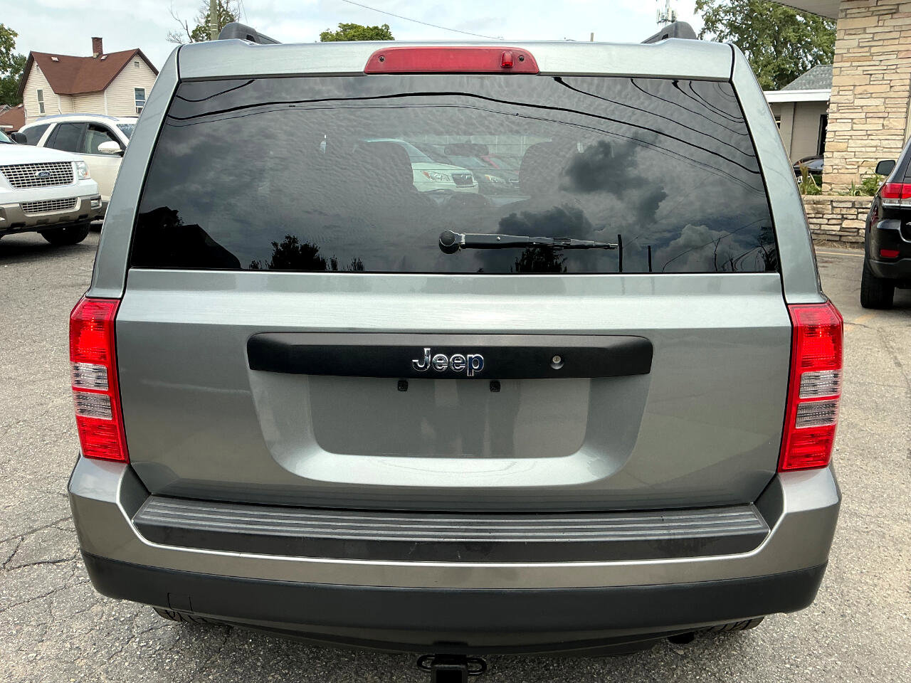 Used 2014 Jeep Patriot Sport image 4